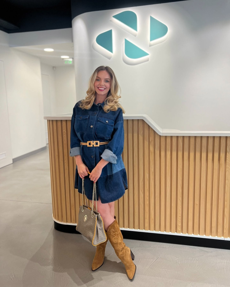 anca.surdu_1718205932_3388879442411241480_1483776054