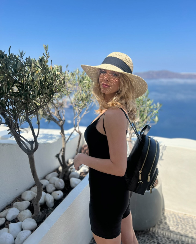 anca.surdu_1721730519_3418445822969894927_1483776054