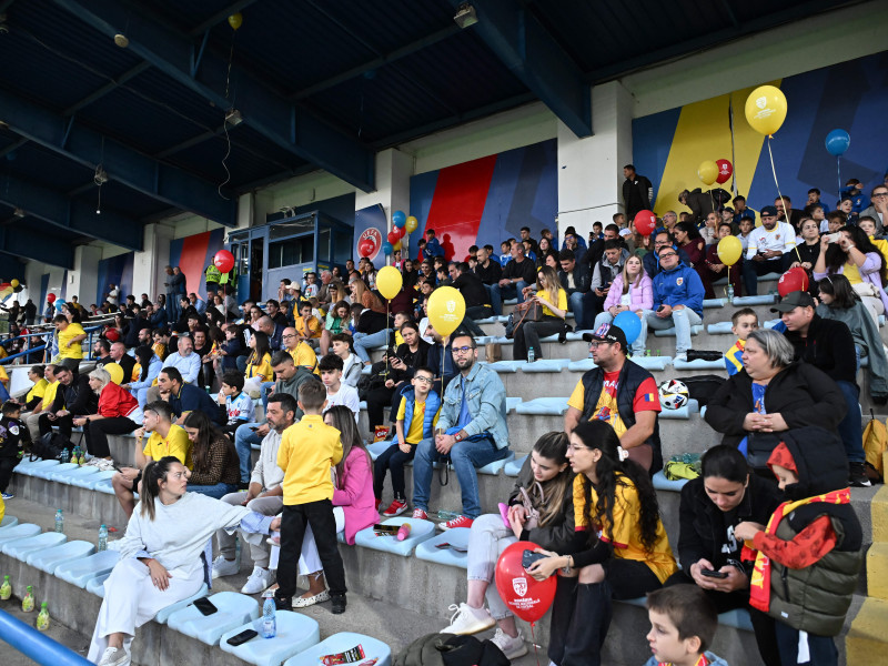 FOTBAL:ANTRENAMENT ROMANIA (7.10.2024)