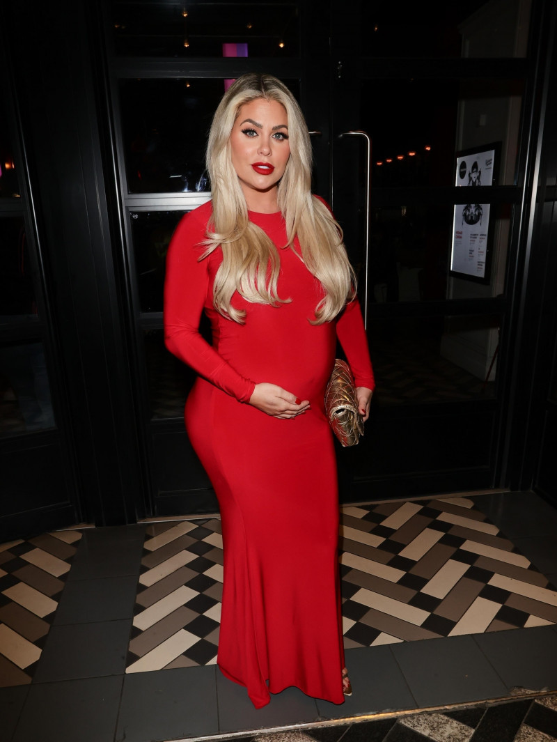 Bianca Gascoigne Looks stunning in a tight red dress revealing her pregnancy at Magic Mike screening