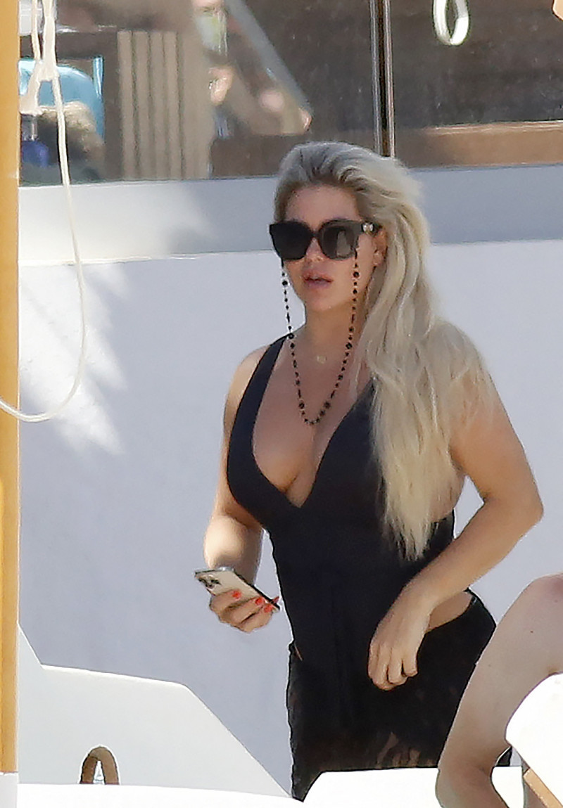 EXCLUSIVE: Bianca Gascoigne looks stunning in a black swimsuit at Ibiza. Bianca Gascoigne has excitedly announced that shes pregnant with her first child. The star, 35, shared the delightful news with her Instagram followers on Tuesday morning.