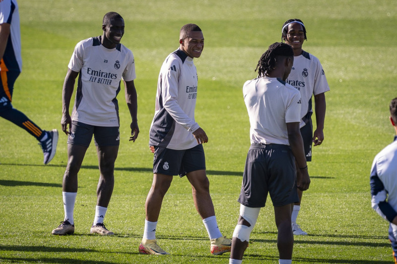 Champions League 2024/25 League Phase MD3: Real Madrid Training Session and press conference, PK, Pressekonferenz Real M