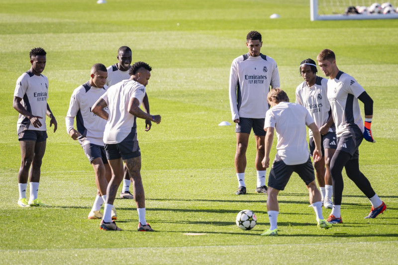Champions League 2024/25 League Phase MD3: Real Madrid Training Session and press conference, PK, Pressekonferenz Real M