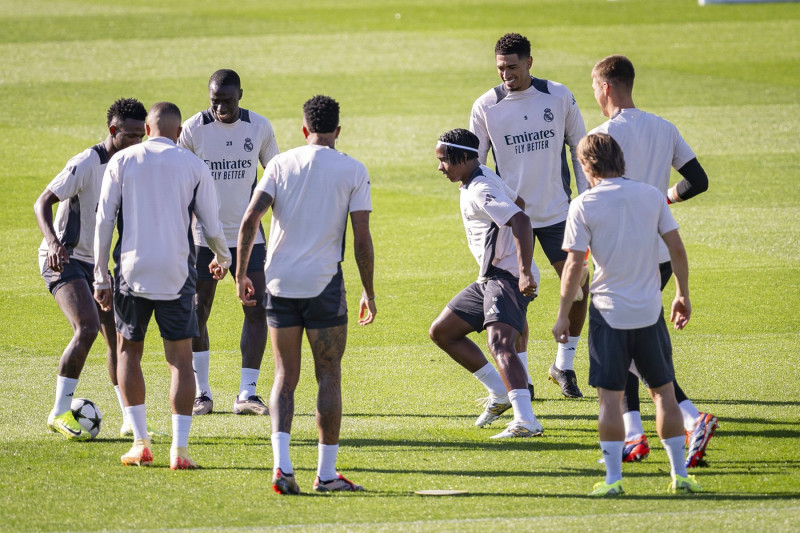 Champions League 2024/25 League Phase MD3: Real Madrid Training Session and press conference, PK, Pressekonferenz Real M