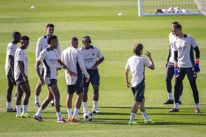 Champions League 2024/25 League Phase MD3: Real Madrid Training Session and press conference, PK, Pressekonferenz Real M