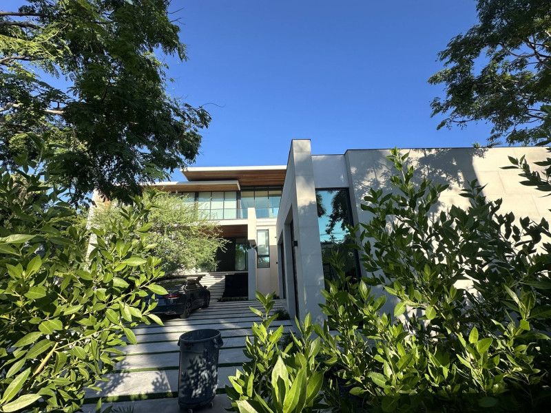 EXCLUSIVE: The new Beckingham Palace! Here's the eye-wateringly glamorous Miami Beach mansion the ultimate power couple are snapping up for a staggering $80 million
