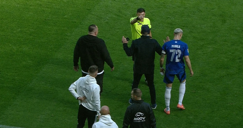 mititelu pe teren