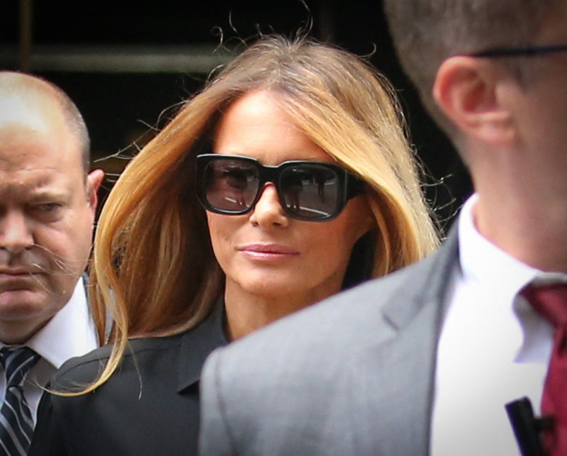 PREMIUM EXCLUSIVE Melania Trump leaves Trump Tower and heads to a private residence in New York for two and half hours before leaving with her Secret Service and NYPD detail.
