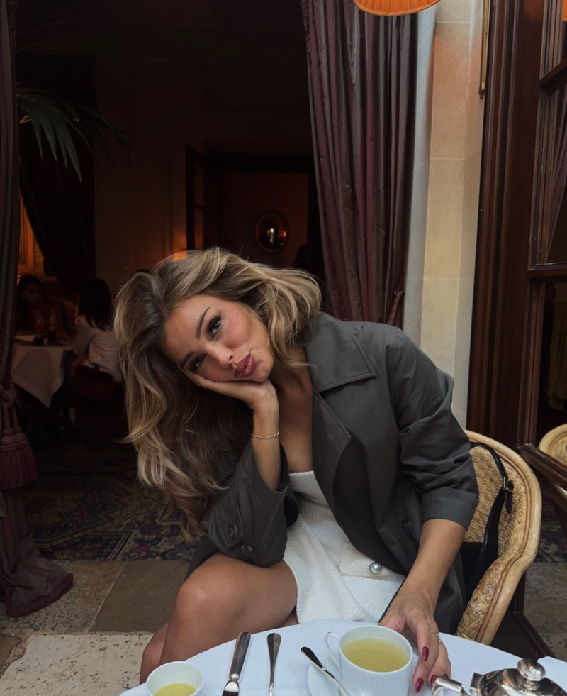 lauraceliav_1728485391_3475109796728952787_45297618