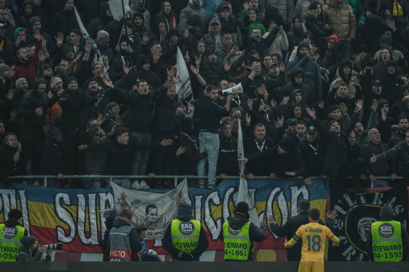 Nations League C, Group C2: Romania vs. Kosovo Florin Nita and Razvan Marin plead with the fans to stop with the Serbia!