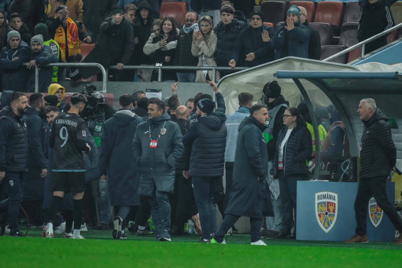Nations League C, Group C2: Romania vs. Kosovo A Kosovo official is shown the middle finger from the stands and responds