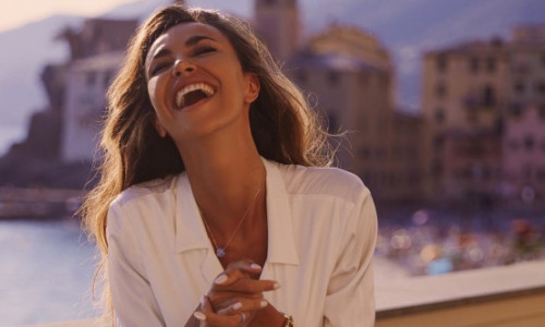 În ziua în care a împlinit 38 de ani, Mădălina Ghenea a renunțat la haine și a publicat imaginile pe internet