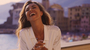 În ziua în care a împlinit 38 de ani, Mădălina Ghenea a renunțat la haine și a publicat imaginile pe internet