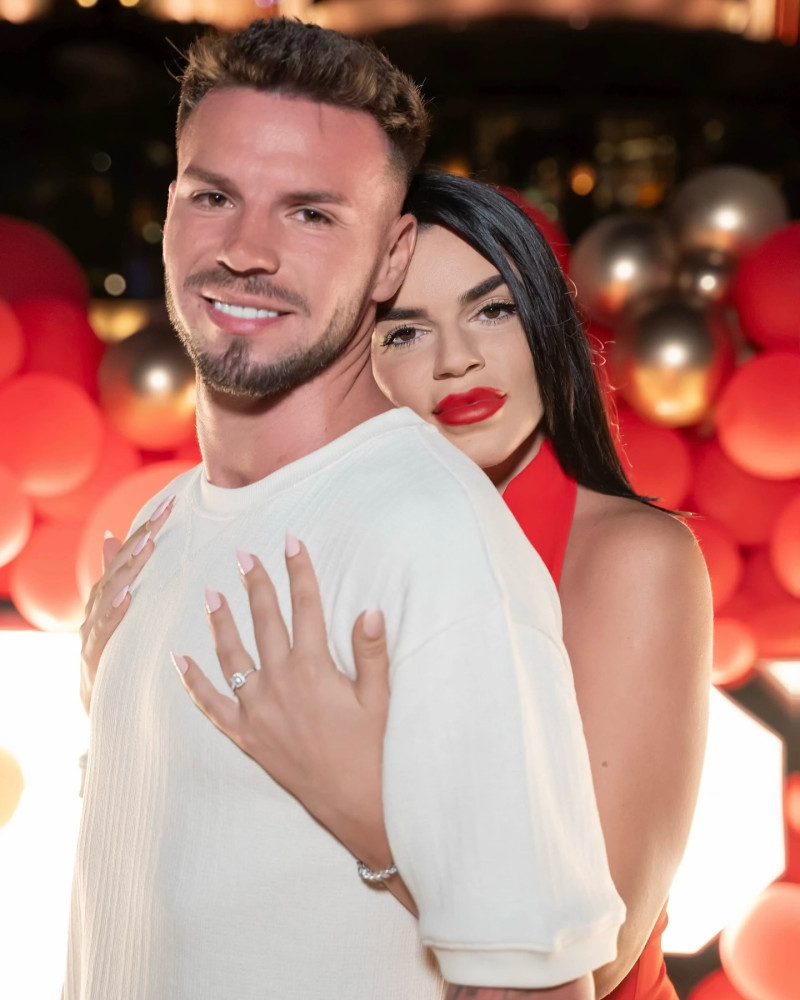 dgm.98_1728480441_3475068269447201565_273347091