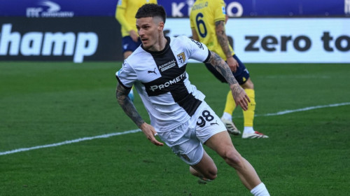 Schimbare! Fabrizio Romano a spus cât primește, de fapt, Parma, pentru vânzarea lui Dennis Man