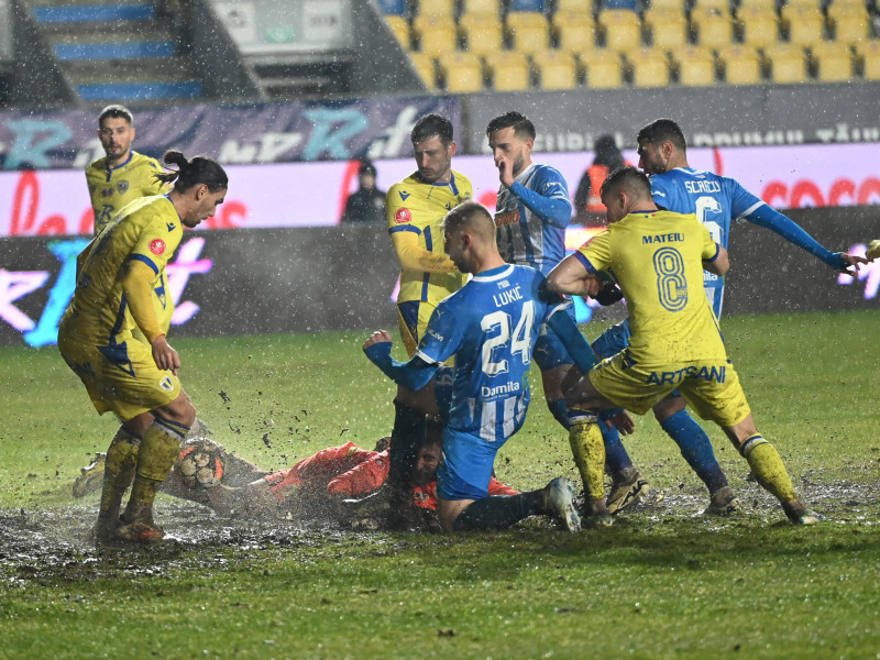 FOTBAL:PETROLUL PLOIESTI-UNIVERSITATEA CRAIOVA, SUPERLIGA SUPERBET (7.12.2024)