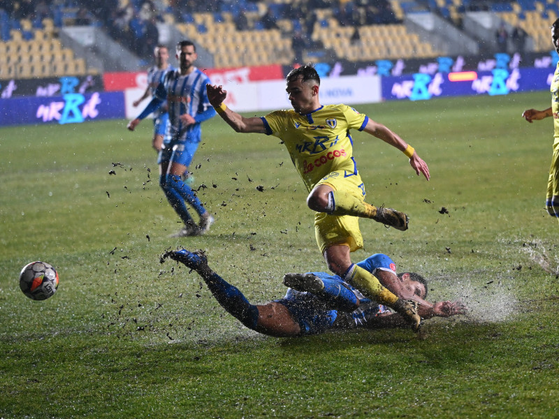 FOTBAL:PETROLUL PLOIESTI-UNIVERSITATEA CRAIOVA, SUPERLIGA SUPERBET (7.12.2024)