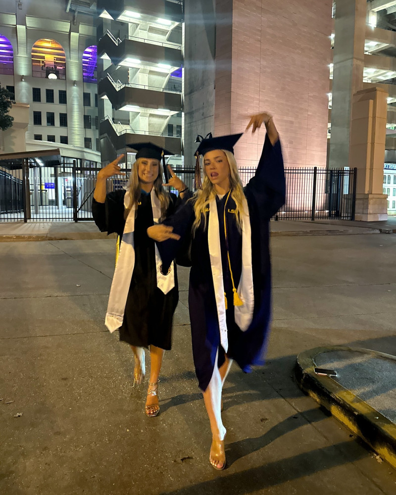 livvydunne_1734646294_3526791192648320255_45339167