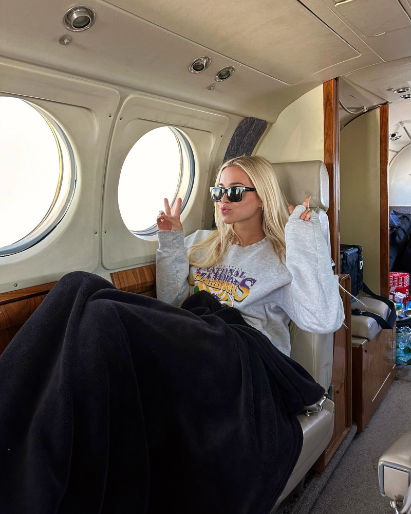 livvydunne_1729462584_3483307085171427866_45339167