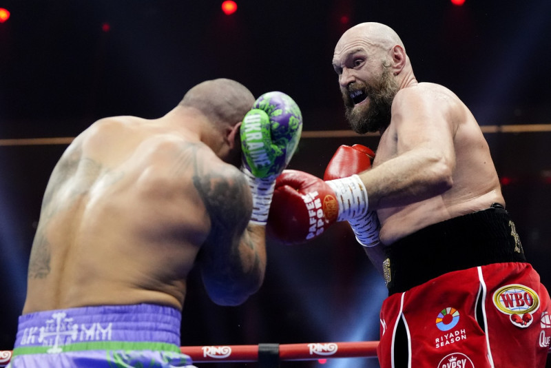 Oleksandr Usyk v Tyson Fury - Kingdom Arena - Riyadh