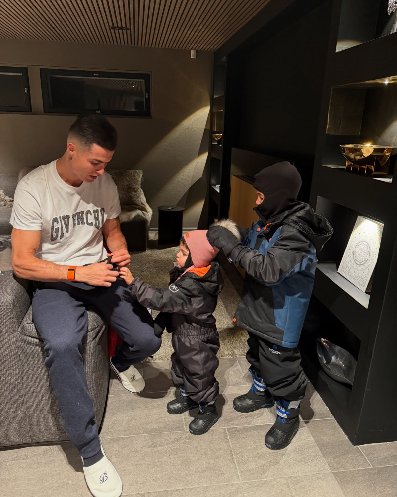 georginagio_1735045125_3530136831333111276_2004882586