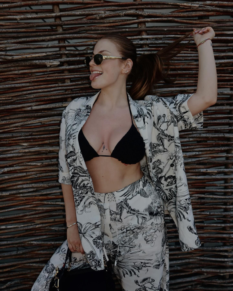 antonia15509_1720875718_3411275232751111369_1400602794