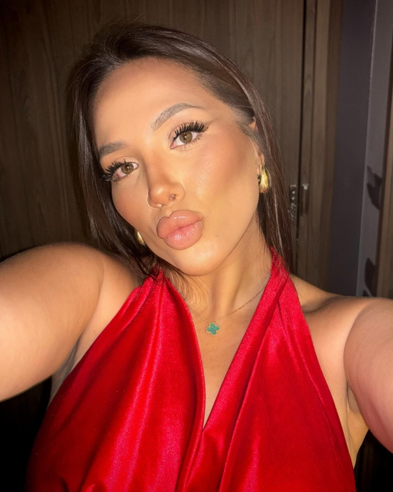 sofya.chb_1735780301_3536303937485379259_38071489347