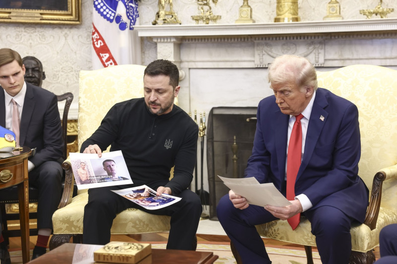 Trump welcomes President Volodymyr Zelenskyy of Ukraine to the White House