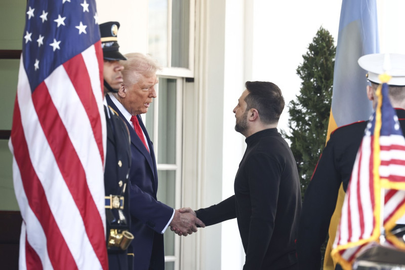 Trump welcomes President Volodymyr Zelenskyy of Ukraine to the White House