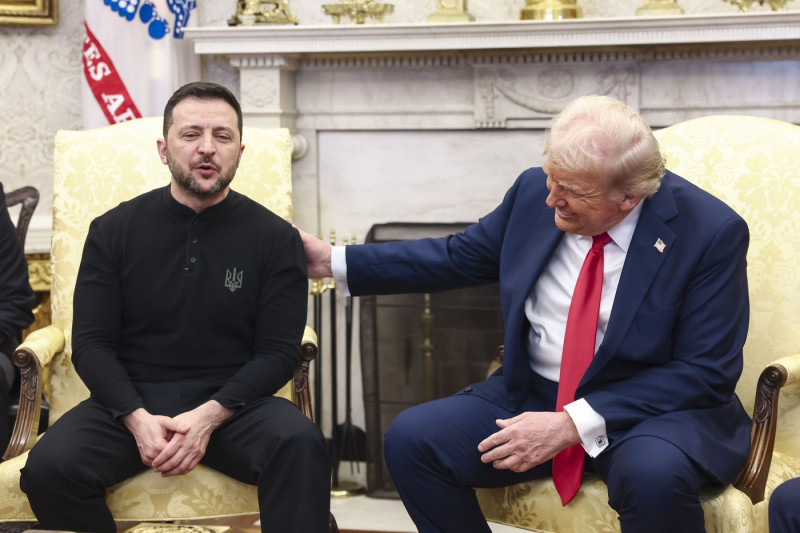 Trump welcomes President Volodymyr Zelenskyy of Ukraine to the White House