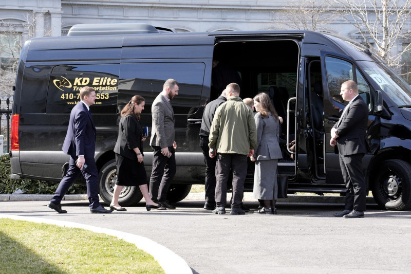 Volodymyr Zelensky leaves White House - Washington