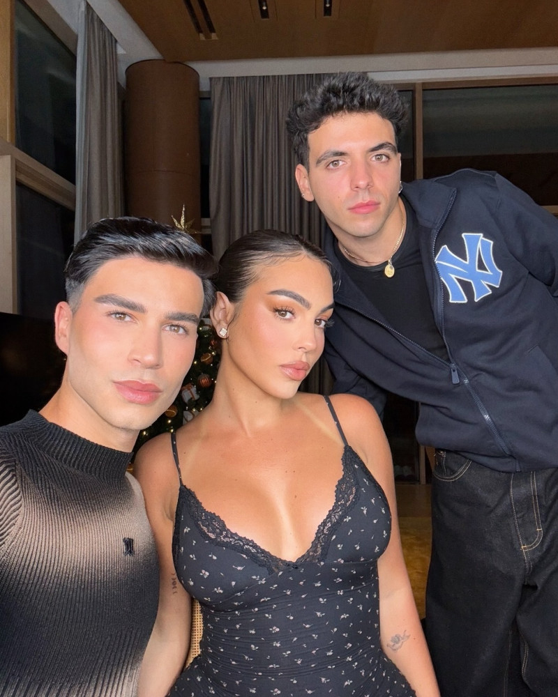 georginagio_1735818684_3536625918718150367_2004882586