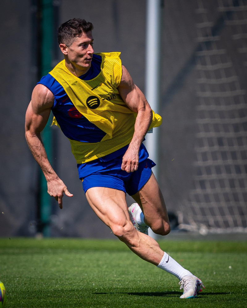 fcbarcelona_1681908061_3084390830444679198_260375673