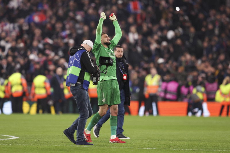 Liverpool FC v Paris Saint-Germain F.C