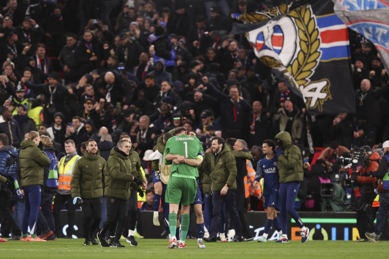Liverpool FC v Paris Saint-Germain F.C