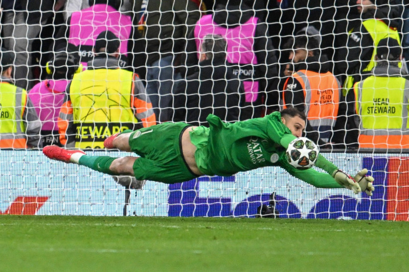 Liverpool v Paris Saint-GermainUEFA Champions League