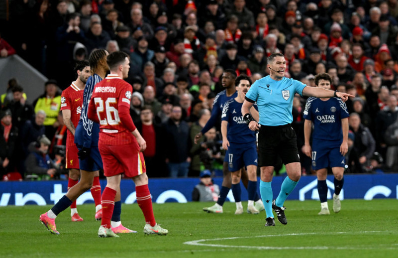 Liverpool FC v Paris Saint-Germain - UEFA Champions League 2024/25 Round of 16 Second Leg