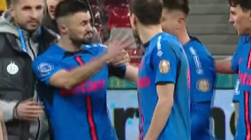 Ce nu s-a văzut la TV! Jucătorul FCSB-ului îmbrâncit și înjurat de un coleg, după egalul cu Rapid