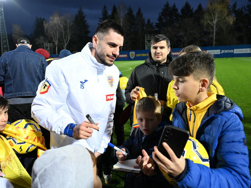 FOTBAL:ANTRENAMENT ROMANIA (17.03.2025)