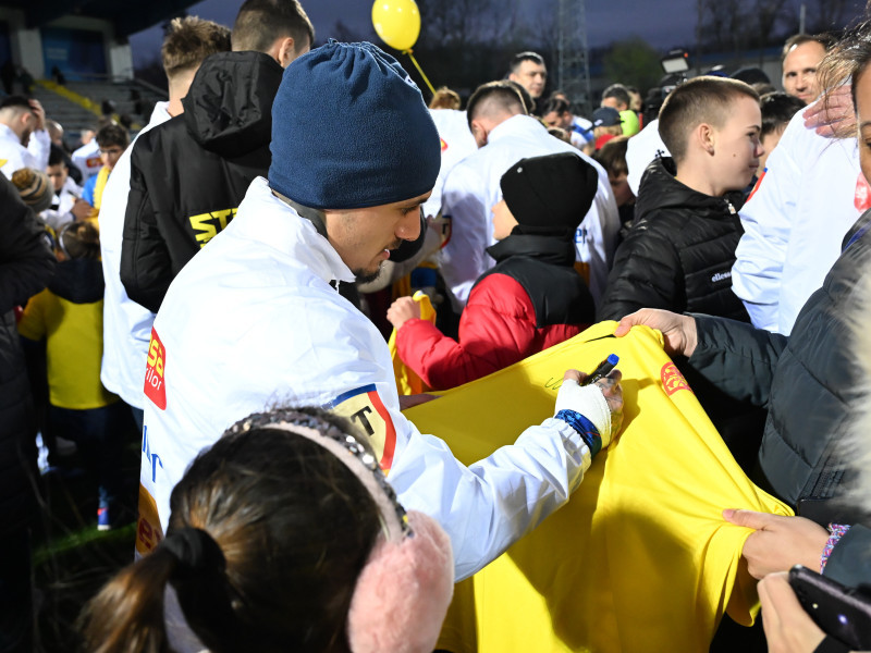 FOTBAL:ANTRENAMENT ROMANIA (17.03.2025)