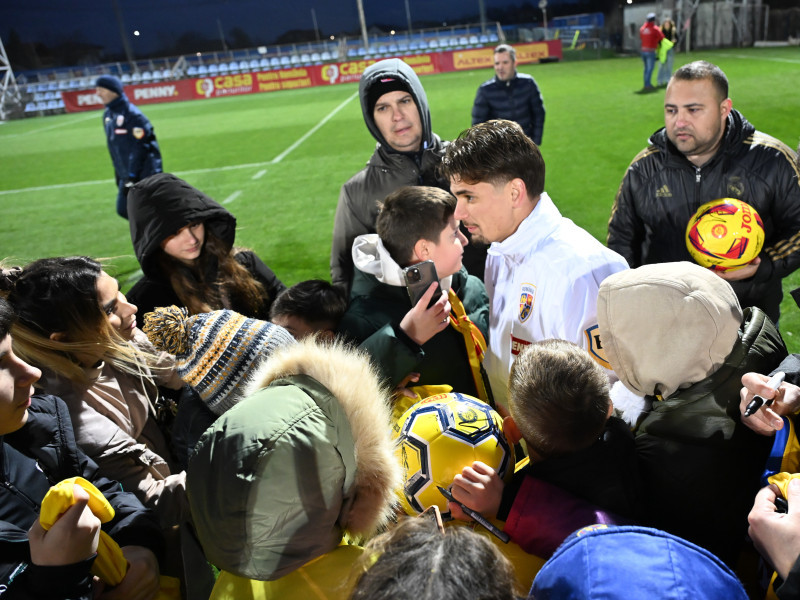 FOTBAL:ANTRENAMENT ROMANIA (17.03.2025)