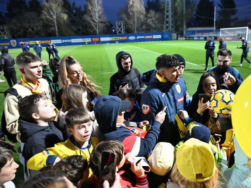 FOTBAL:ANTRENAMENT ROMANIA (17.03.2025)