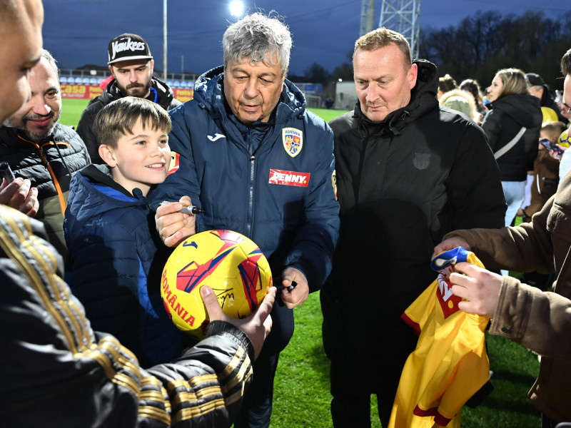 FOTBAL:ANTRENAMENT ROMANIA (17.03.2025)