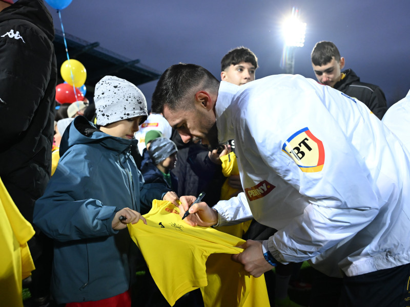 FOTBAL:ANTRENAMENT ROMANIA (17.03.2025)