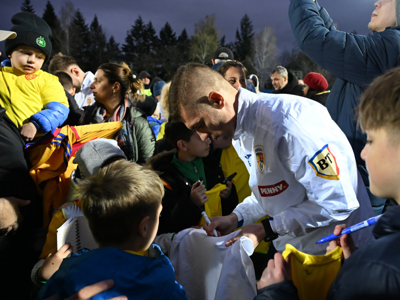 FOTBAL:ANTRENAMENT ROMANIA (17.03.2025)