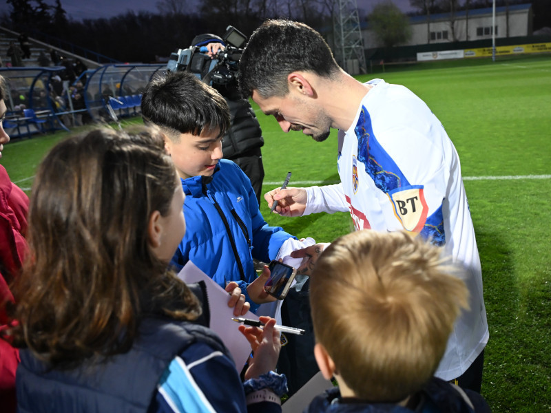 FOTBAL:ANTRENAMENT ROMANIA (17.03.2025)