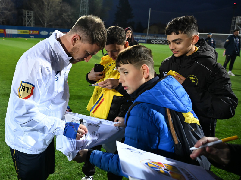 FOTBAL:ANTRENAMENT ROMANIA (17.03.2025)