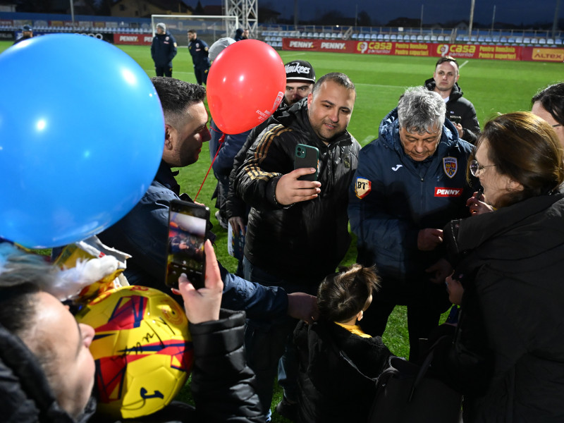 FOTBAL:ANTRENAMENT ROMANIA (17.03.2025)
