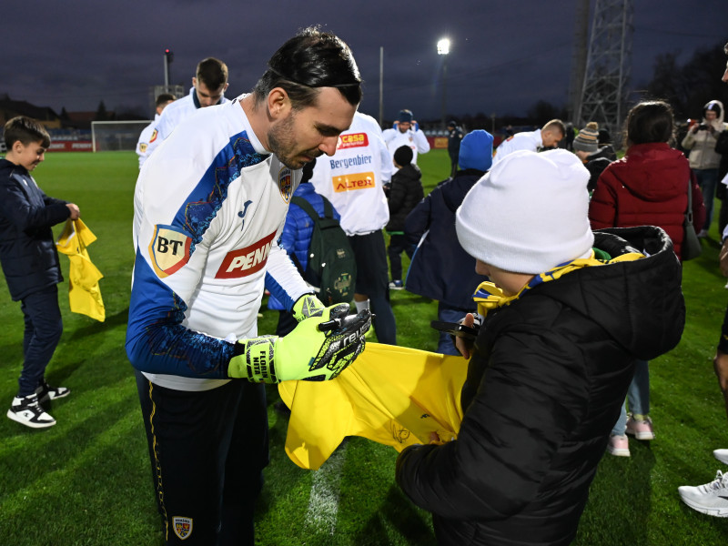 FOTBAL:ANTRENAMENT ROMANIA (17.03.2025)