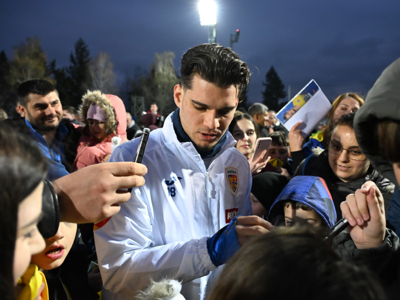 FOTBAL:ANTRENAMENT ROMANIA (17.03.2025)